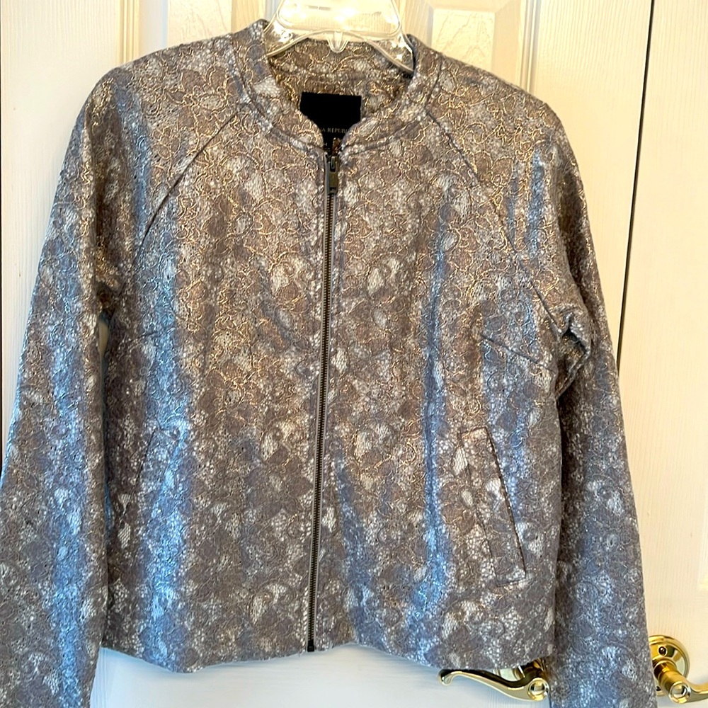 NET BEAUTIFUL BANANA REPUBLIC LACE JACKET